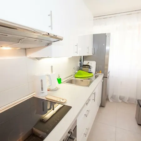 Pearl - Remote Work Friendly Apartment *